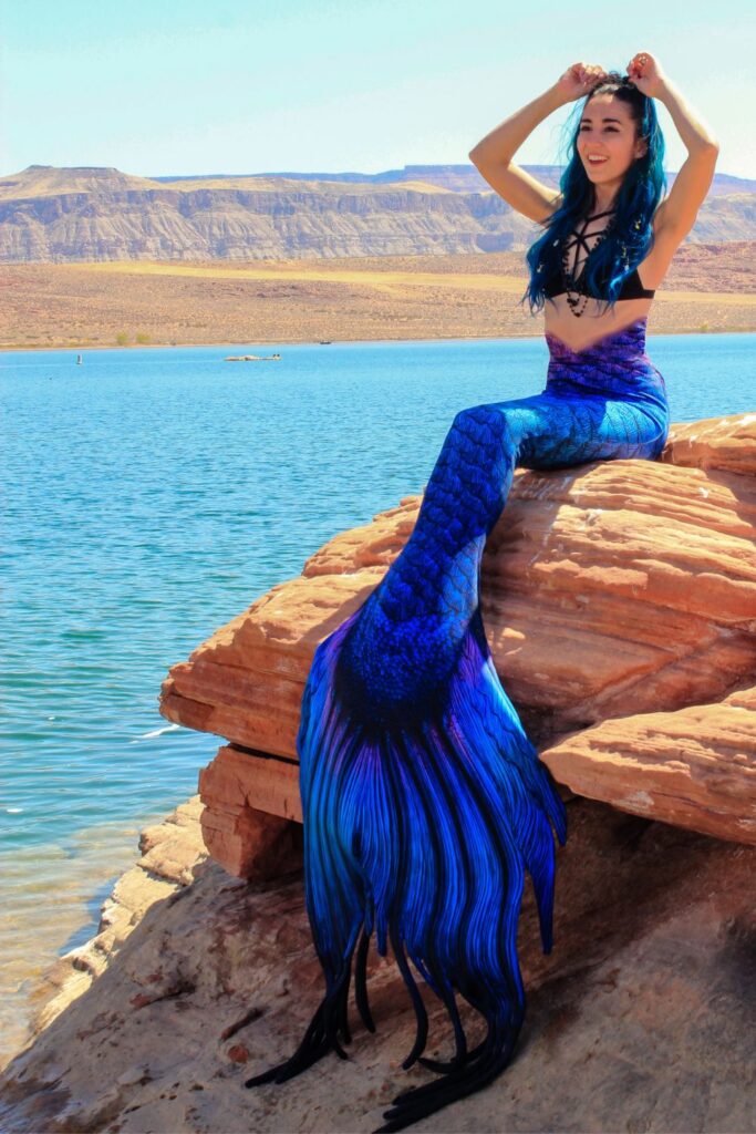dark blue mermaid hair style