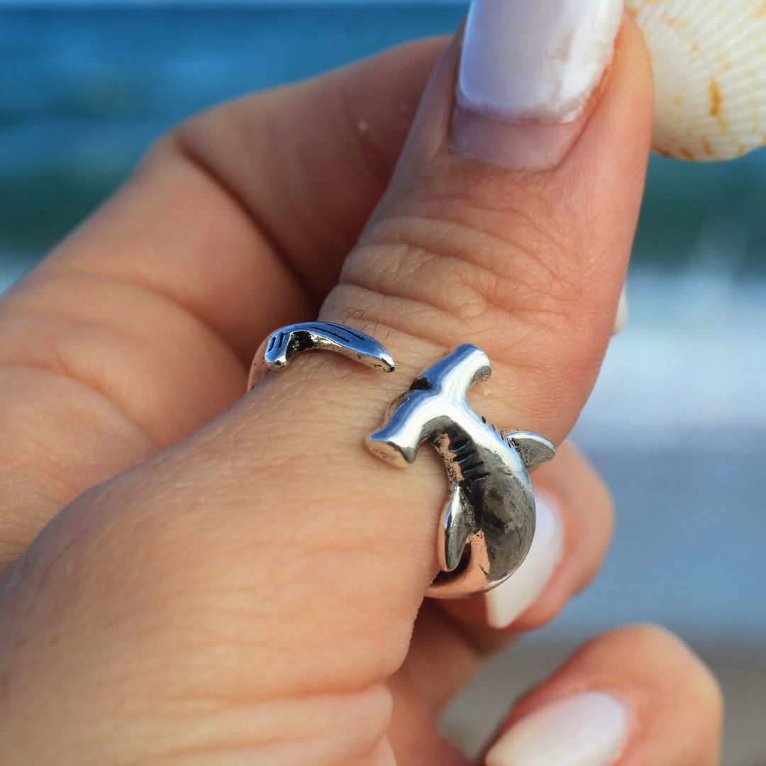 Hammerhead Time Shark Ring (Silvery)