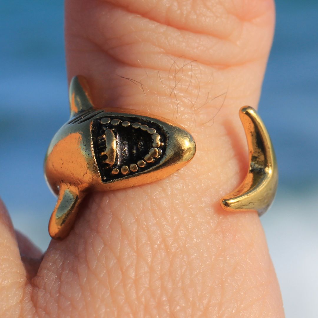 JAWSome Ring (Golden)